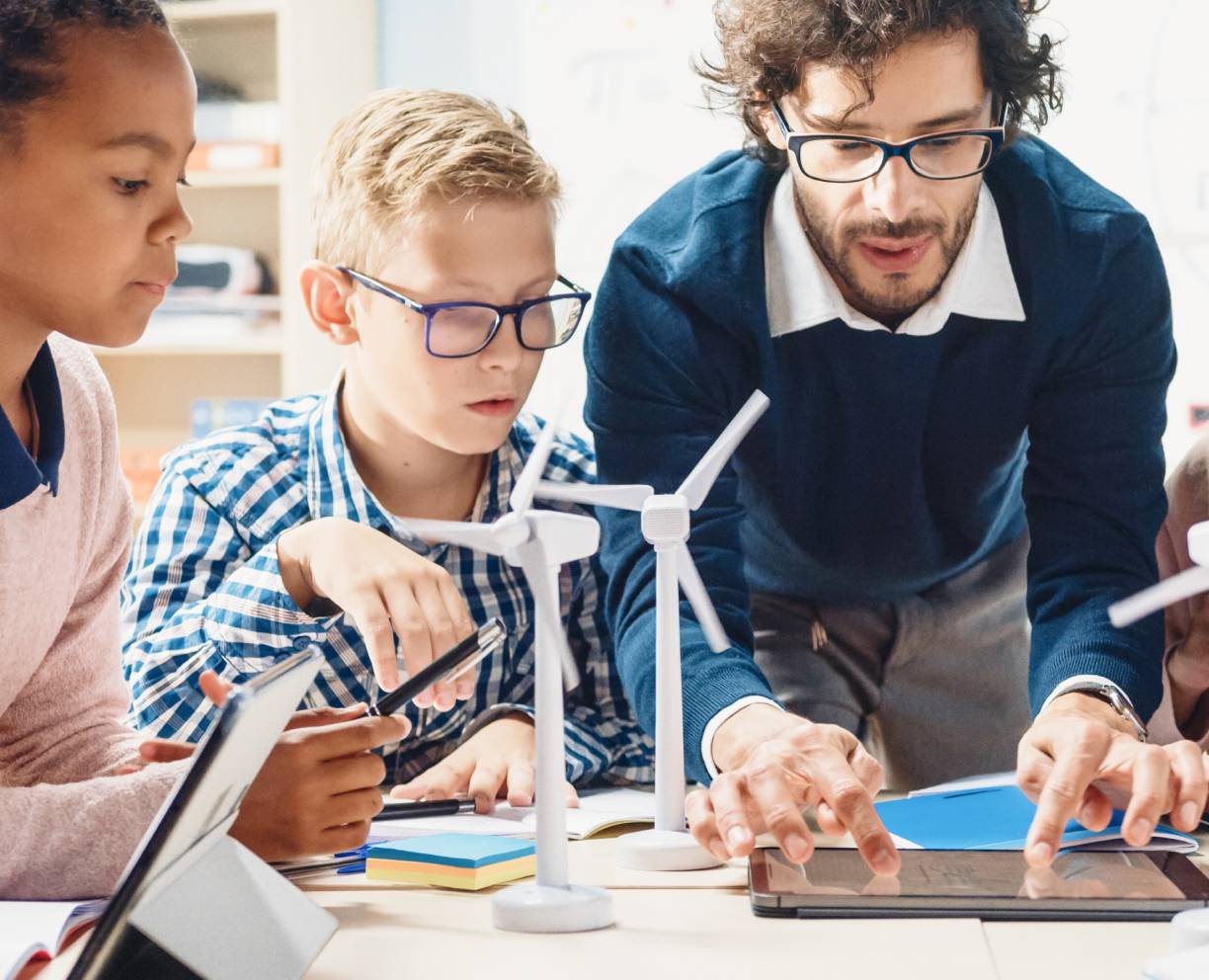 School exec connect img